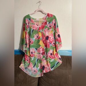 NWT Top It Off Floral Top One Size